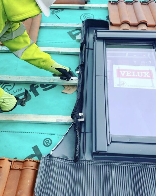 skylight-instalation-Service-SNR-Roofing8-1021x1024